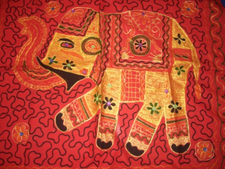 Tischdecke Tafeldecke Elefanten-Stickerei 225 x 200 cm