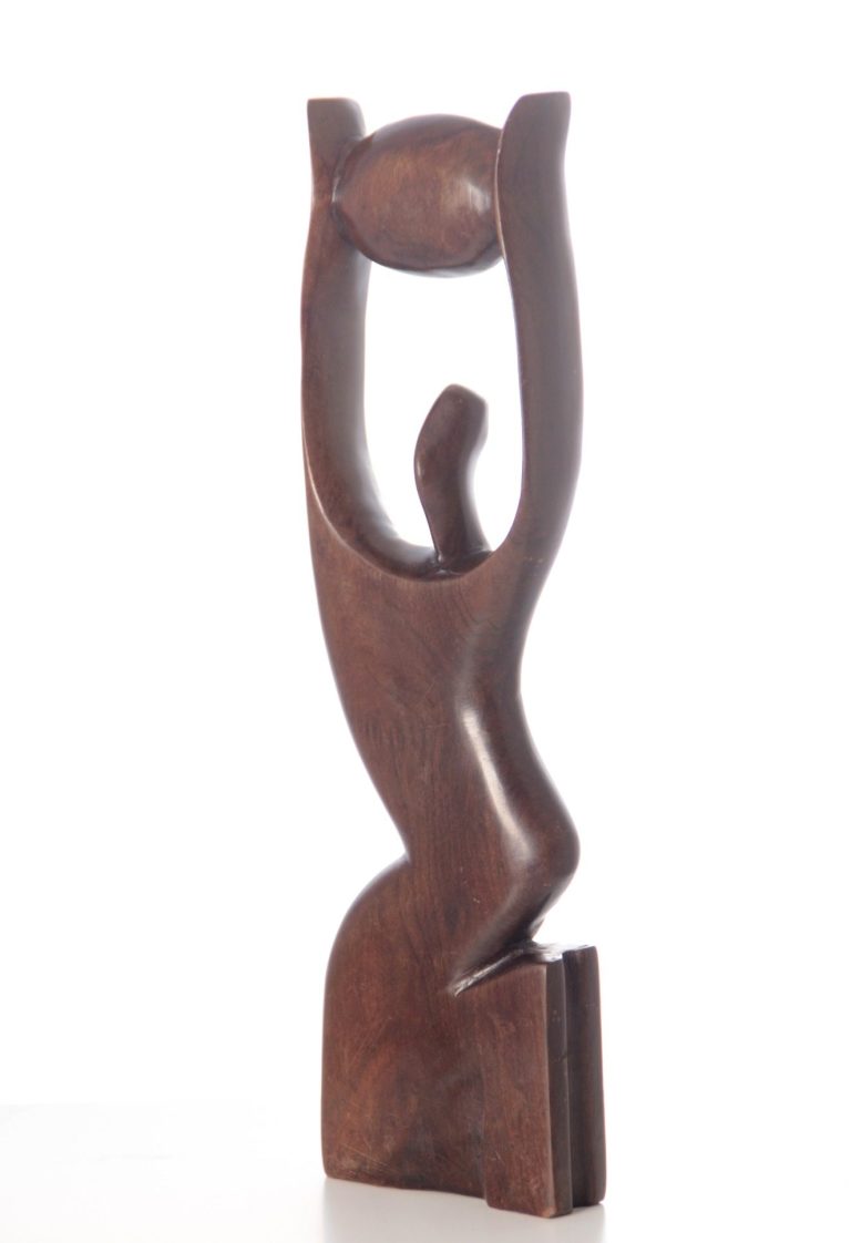 Afrikanische abstrakte Figur aus natürlichem Fundholz handgeschnitzt kaufen