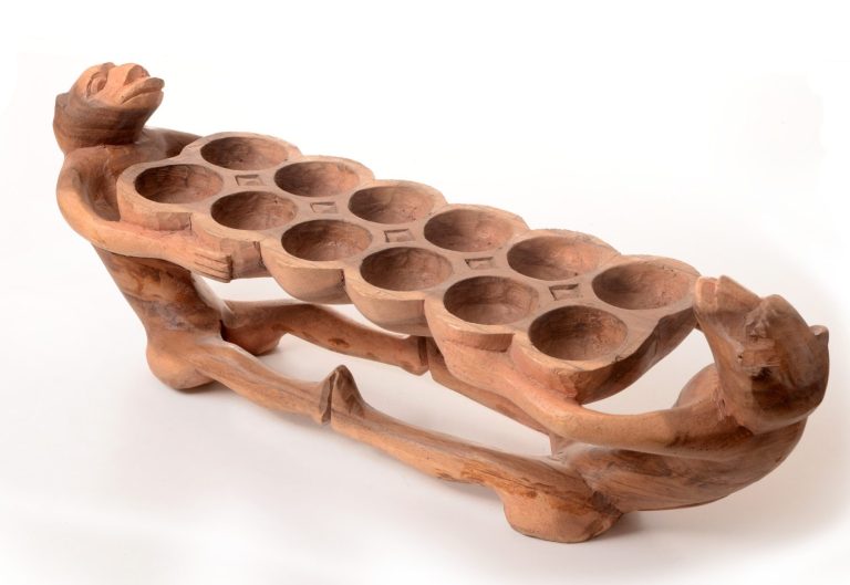 Handgefertigte Affenfigur Spiel aus Holz mit naturbelassener Oberfläche im Afrika-Deko-Shop kaufen Handgefertigte Affenfigur Spiel aus Holz mit naturbelassener Oberfläche im Afrika-Deko-Shop